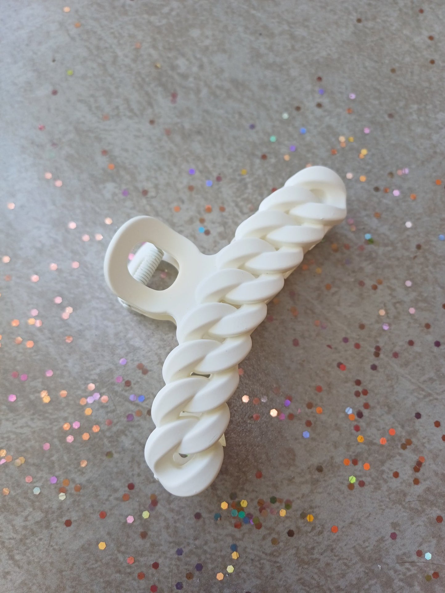 White Chain Hair Claw - Beauty Blossom